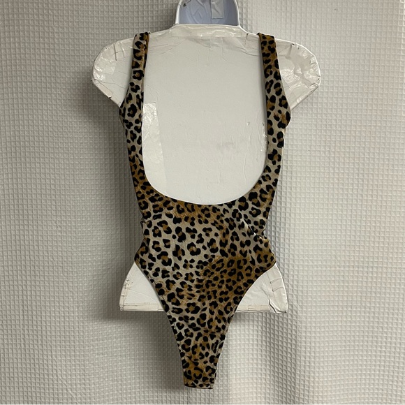 CHYRII Popular ladies one piece high cut lace up swimsuit size XL (NWT) - Picture 5 of 6